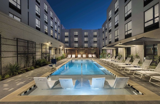 Hampton Inn Austin East Side 5th Street
