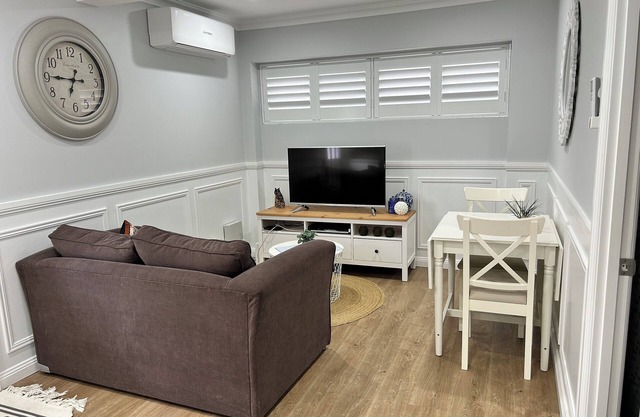 Hamptons Guesthouse in Newport