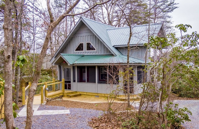 Handicap Accessible cottage at Desoto Falls Mentone,AL Central Time Zone