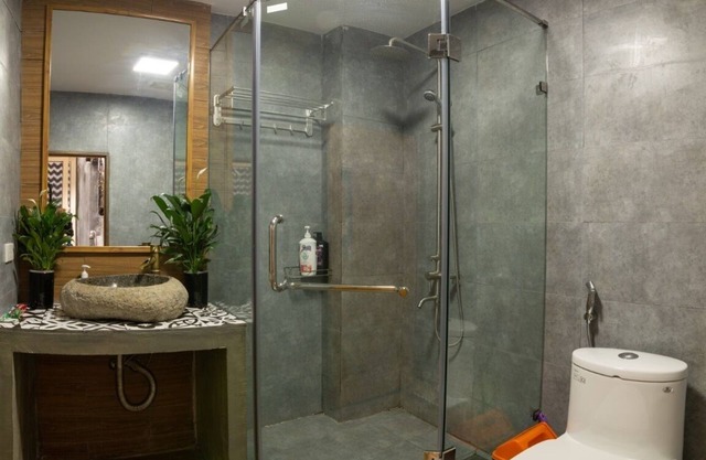 Hanoi Downtown - 2 BR African style apt in the heart of Hanoi