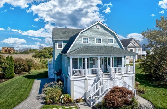 HAPPILY EVER AFTER BEACH HOUSE