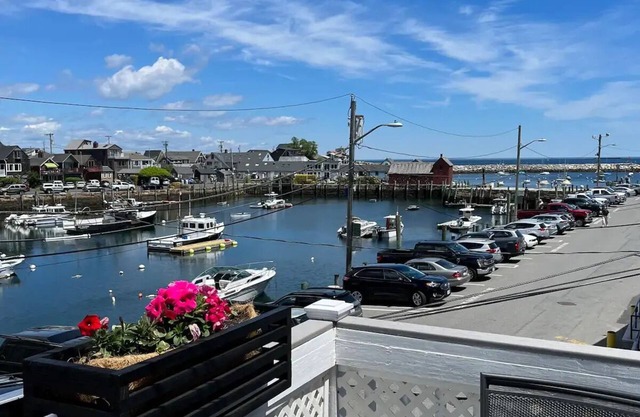 Harborside Oasis ★ Harbor View ★ Heart of Downtown
