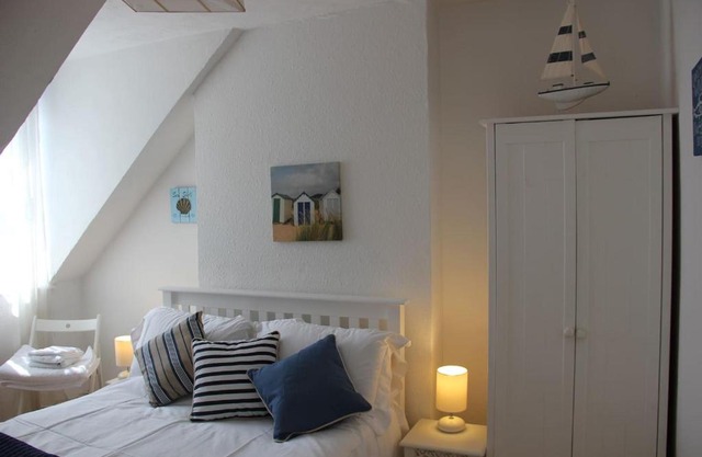 Harbour Loft One minute from beach partial sea views