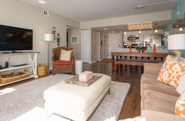 Harbour Town - LUXURY PENTHOUSE - IN SEA PINES - Pool - GREAT VIEW AND LOCATION!