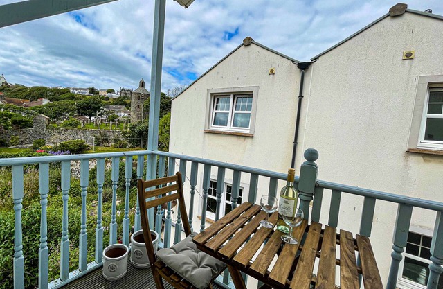 Harbourside 1 - One Bedroom Apartment with Balcony
