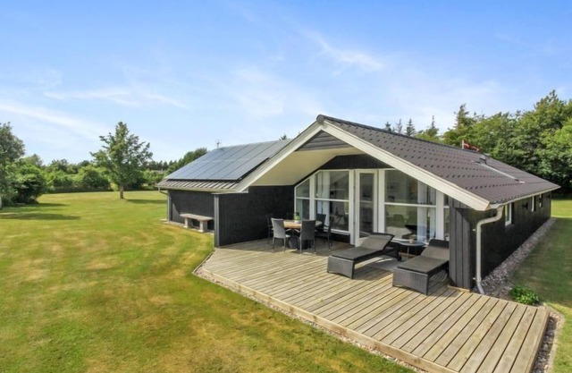 "Harmen" - 1.1km from the sea by Interhome