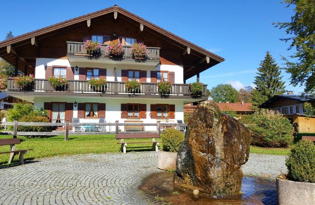 Haus beim Stein