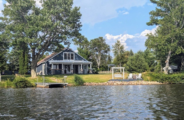 Haven Point Lakefront Bungalow
