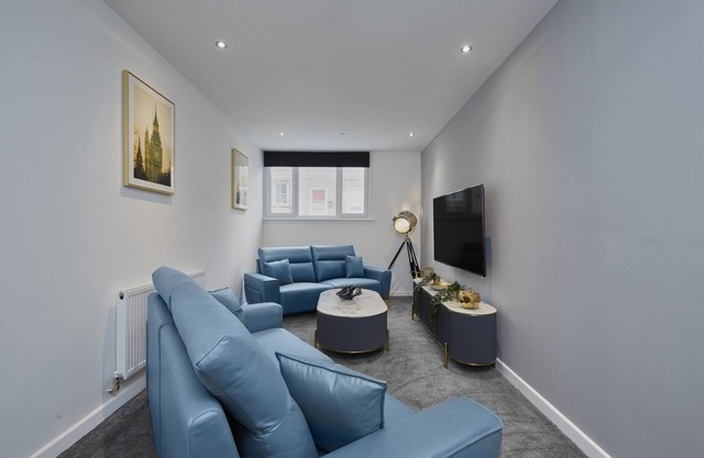 Hayy Elegant Townhouse