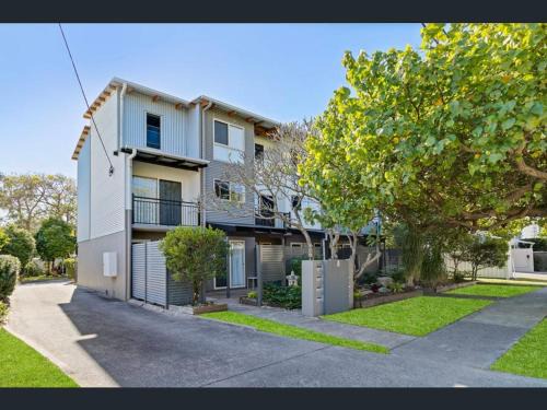 HEART OF Cotton Tree- walk to BEACH & RIVER
