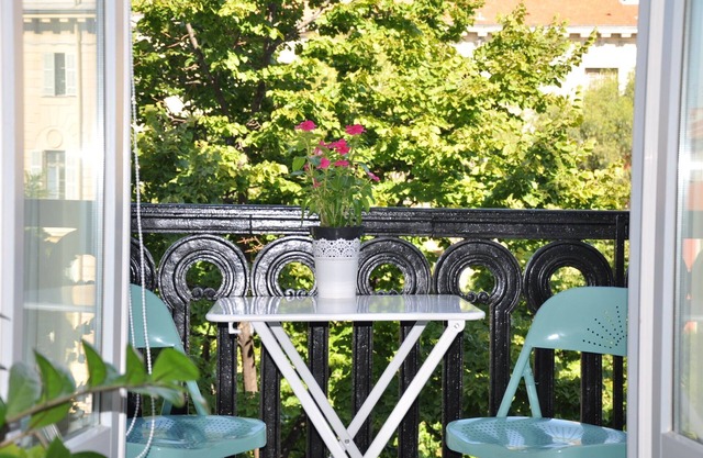 HEART OF NICE 3 * Beautiful Apartment idealy located in Nice on Place Marshall