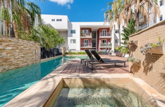 Heart of the Valley Sunny and Cozy 1BR Apart