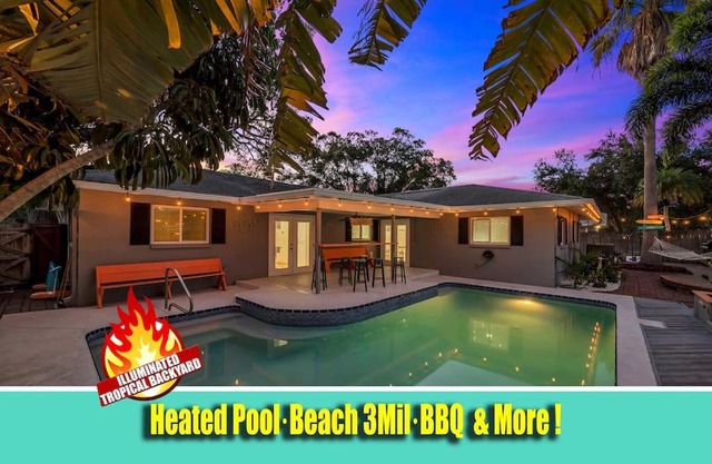 Heated Pool House: Beach 3Miles · Bar · BBQ & GYM!