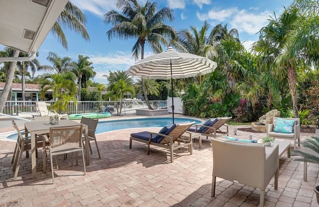 Heated Pool! Kayak & Waterfront +1 Mile To Beach!