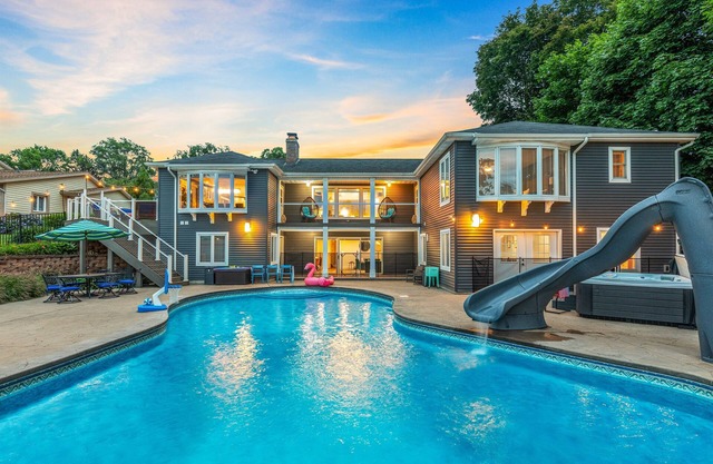 Heated Pool until Oct 27!HotTub!Arcades!Sauna!