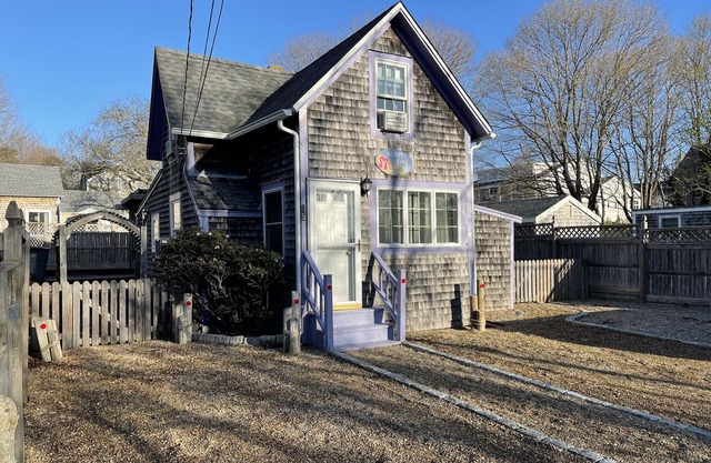 Held July weeks open & discounted! Updated Oak Bluffs home! Close to everything!