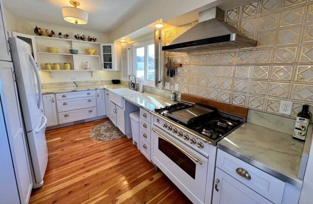 Helena Bungalow - 3 bedroom home