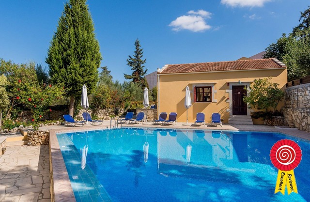 Heliopetra studios, small village close to beaches