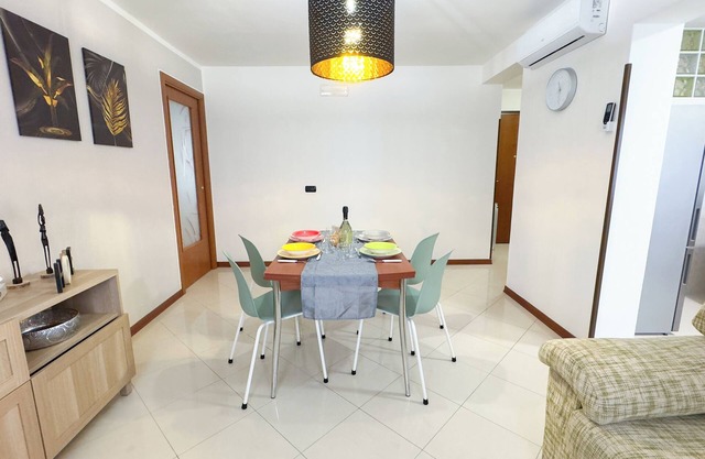 Hellen House - Two Bedroom Apartment, Sleeps 6
