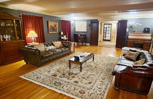 Hendee Mansion 5BR Historic Home