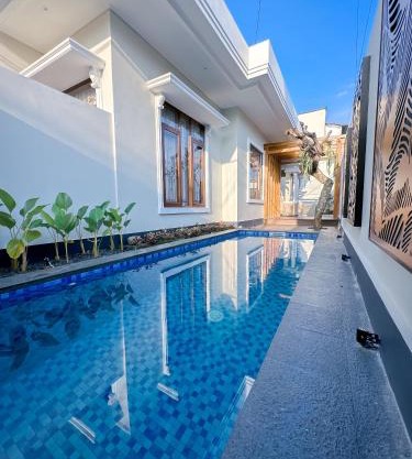Hening Pool Residence