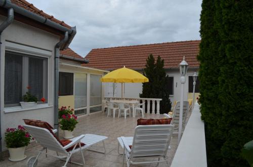 Henrietta - Violetta Apartman