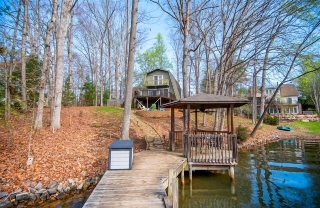 Here Comes the Sun: 2 Kayaks, Wifi, Ping Pong & Pool table,Sandy Beach, Fenced in Yard, Pet Friendly