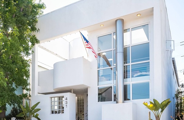 Hermosa Beach Home Summer Lease