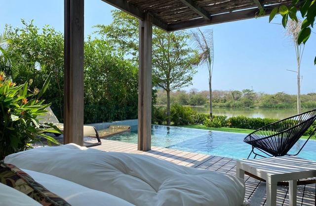 Hermosa casa en Cartagena , en el Club Karibana