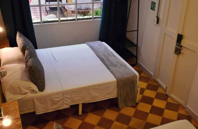 Hermosa Habitacion Basica Cuadruple En El Sector De La Candelaria - Medellin