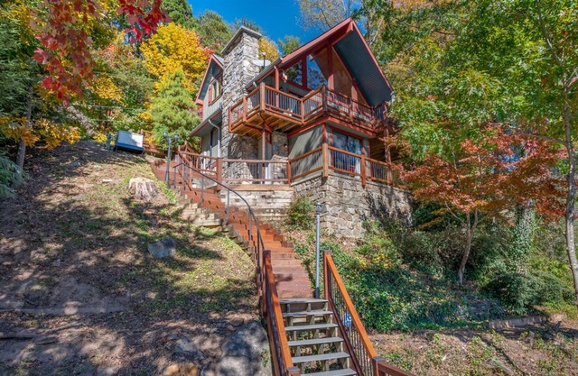 Hickory Hideaway | Lake Lure Waterfront Cabin