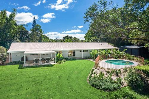 Hidden Byron - designer hinterland oasis with pool, fireplace and firepit