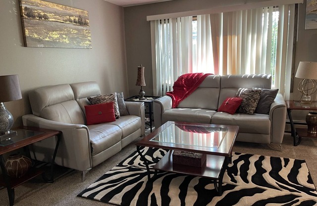 Hide Away Haven/1 Bdrm- Apt-Close to Downtown