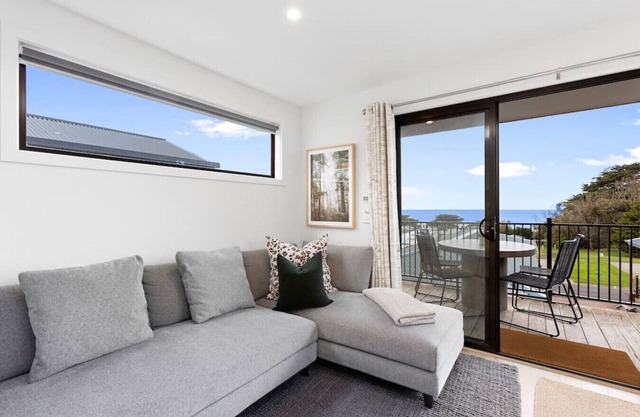 Hideaway by the Bay - in a popular caravan park