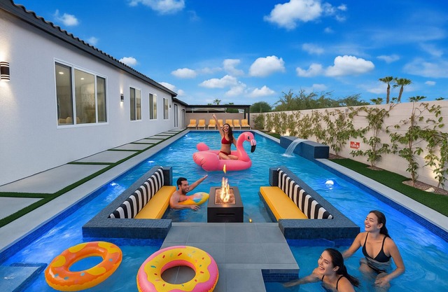 Hideaway Paradise game area @Garikimot