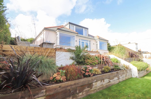 HIGHER BOLENNA, pet friendly, country holiday cottage in Perranporth