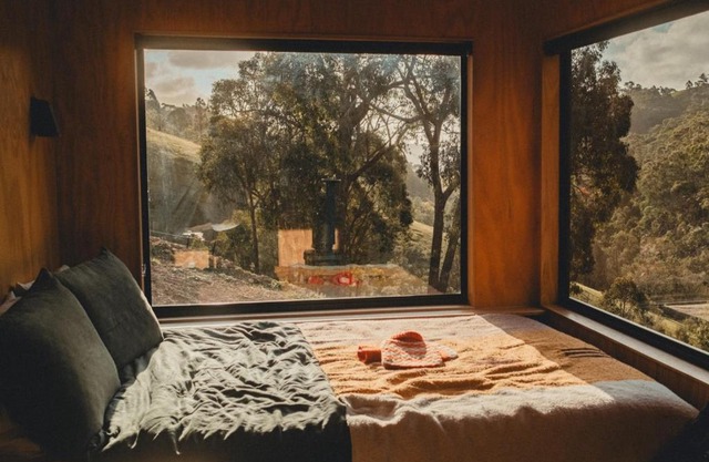 Hike to your Off-Grid Cabin Deep in Nature - Sloane