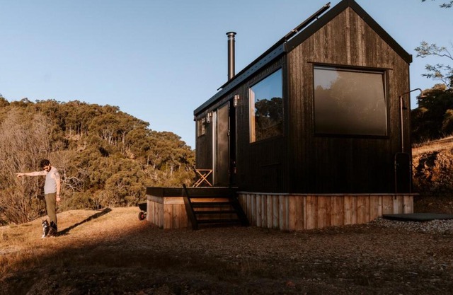 Hike to your Off-Grid Cabin Deep in Nature - Jasper
