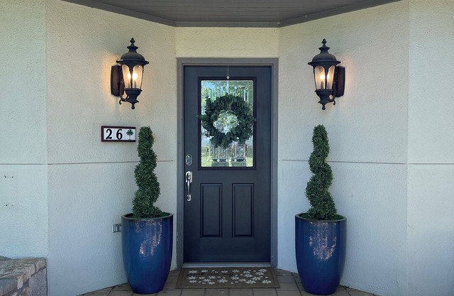 Hill Country getaway at Barton Creek Lakeside near Lakecliff Golf Club.