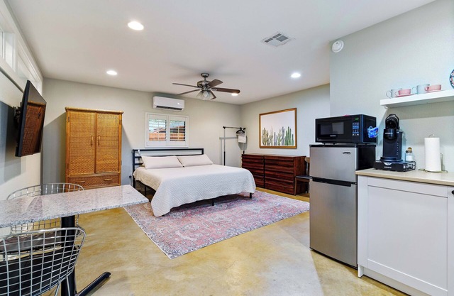Hill Country studio: 1 mi to lake, 20 min to DT Austin