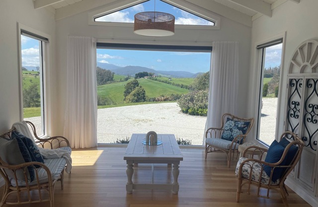 Hilltop Escape-30 acres of no one. Serenity Lives Here.