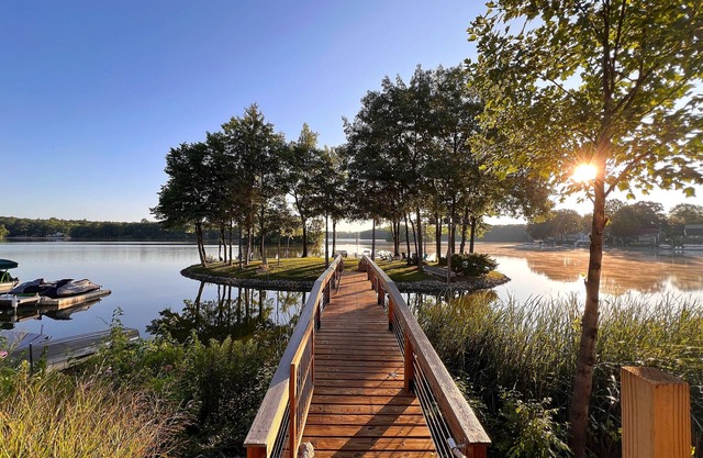 Hilltop Haven 5BR Lakefront Oasis – Private Island, Hot Tub, Kayaks & Pool Table