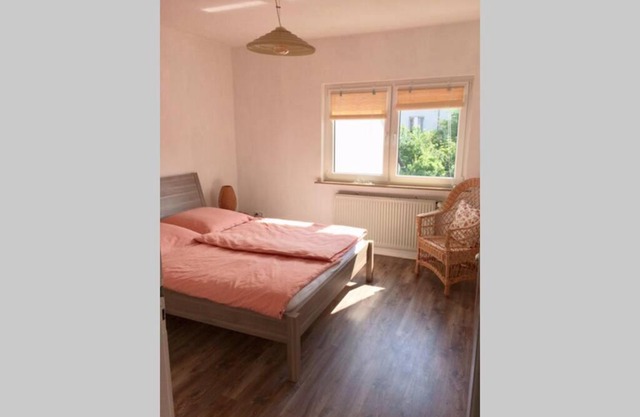 Hinter Burg, Haus mit Garten