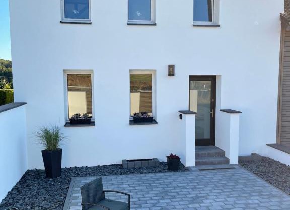 Hinter'm Mäuerchen