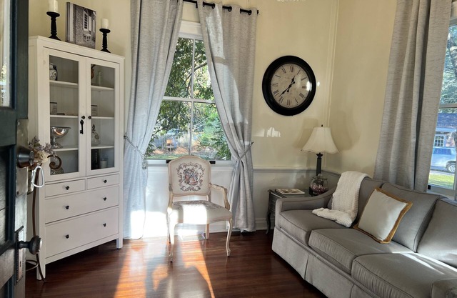 Historic 1864 DRs Cottage Travel Nurse/Corp. Housing min 4 Nt(disc. 30+days)