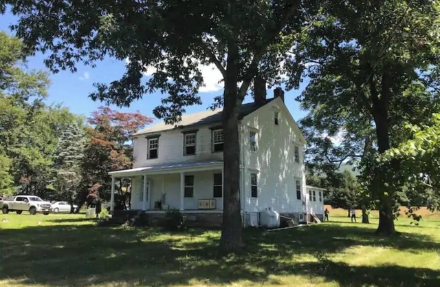Historic 1874 Farm House at Foot of Gunks