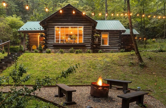 Historic Glenna Cabin in the Florence Preserve