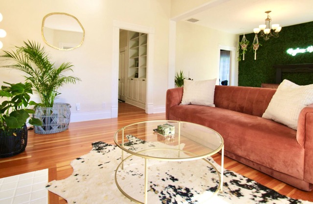 Historic Hughes House 3BR