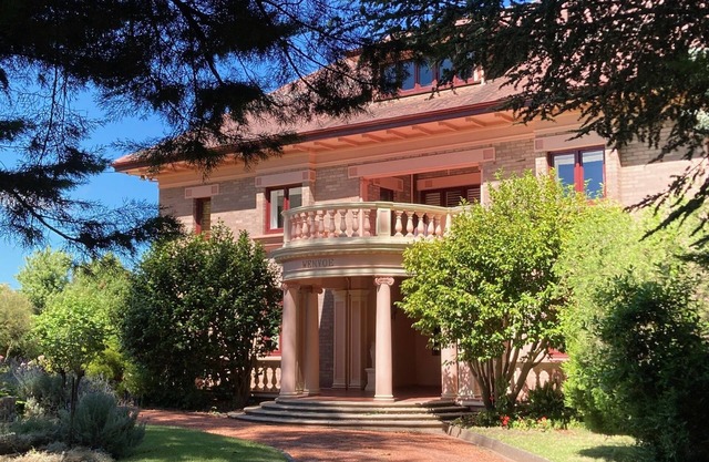 Historic retreat WENVOE five bedroom mansion, 9 guests