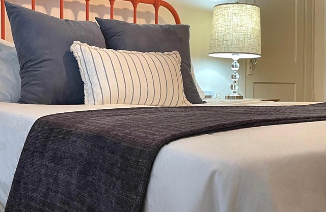 Historic Revival Midtown Memphis Duplex 64 Yes Pets Fast Wifi Free Parking